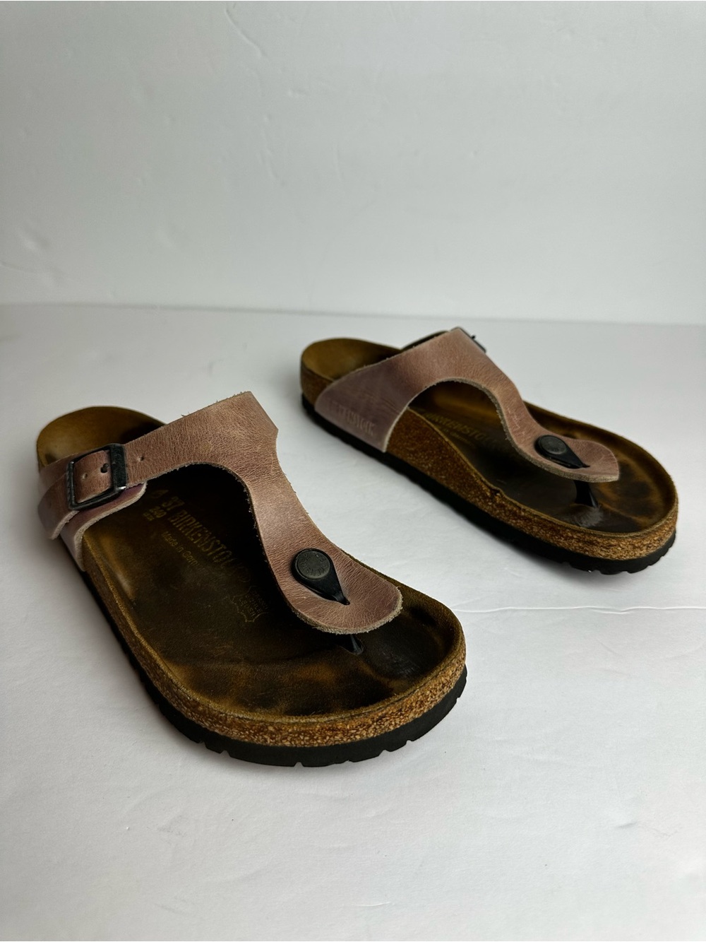 Birkenstock Gizeh Sandals Women's Size 6 or Men's Size 4 EU 37 Shoes Light Pink